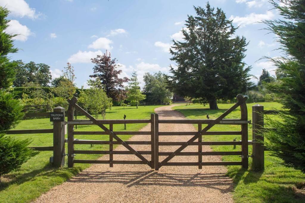 Immaculate Barn Annexe Close To Stansted Airport Грейт Дънмоу Екстериор снимка