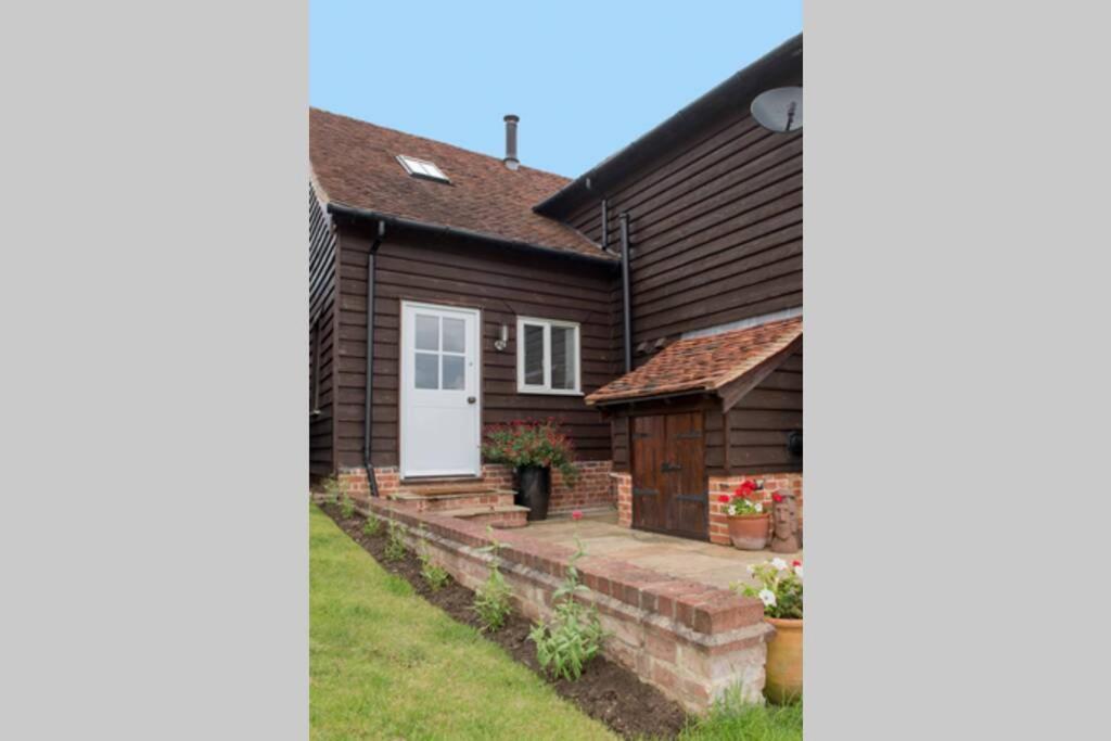 Immaculate Barn Annexe Close To Stansted Airport Грейт Дънмоу Екстериор снимка